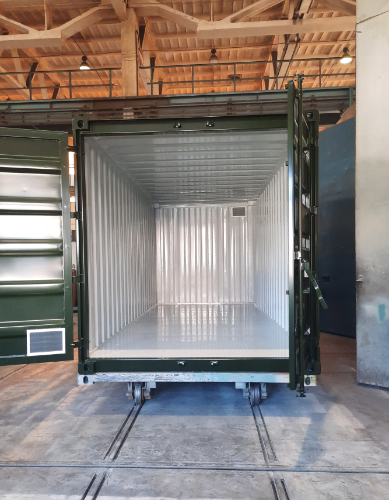 20´- Lagercontainer mit sich diagonal befindlichen Lüftungsöffnungen an den Stirnseiten und Stahlfussboden